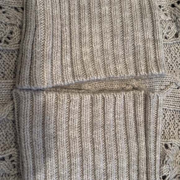 Cupcakes and Cashmere sweater - Picture 4 of 6